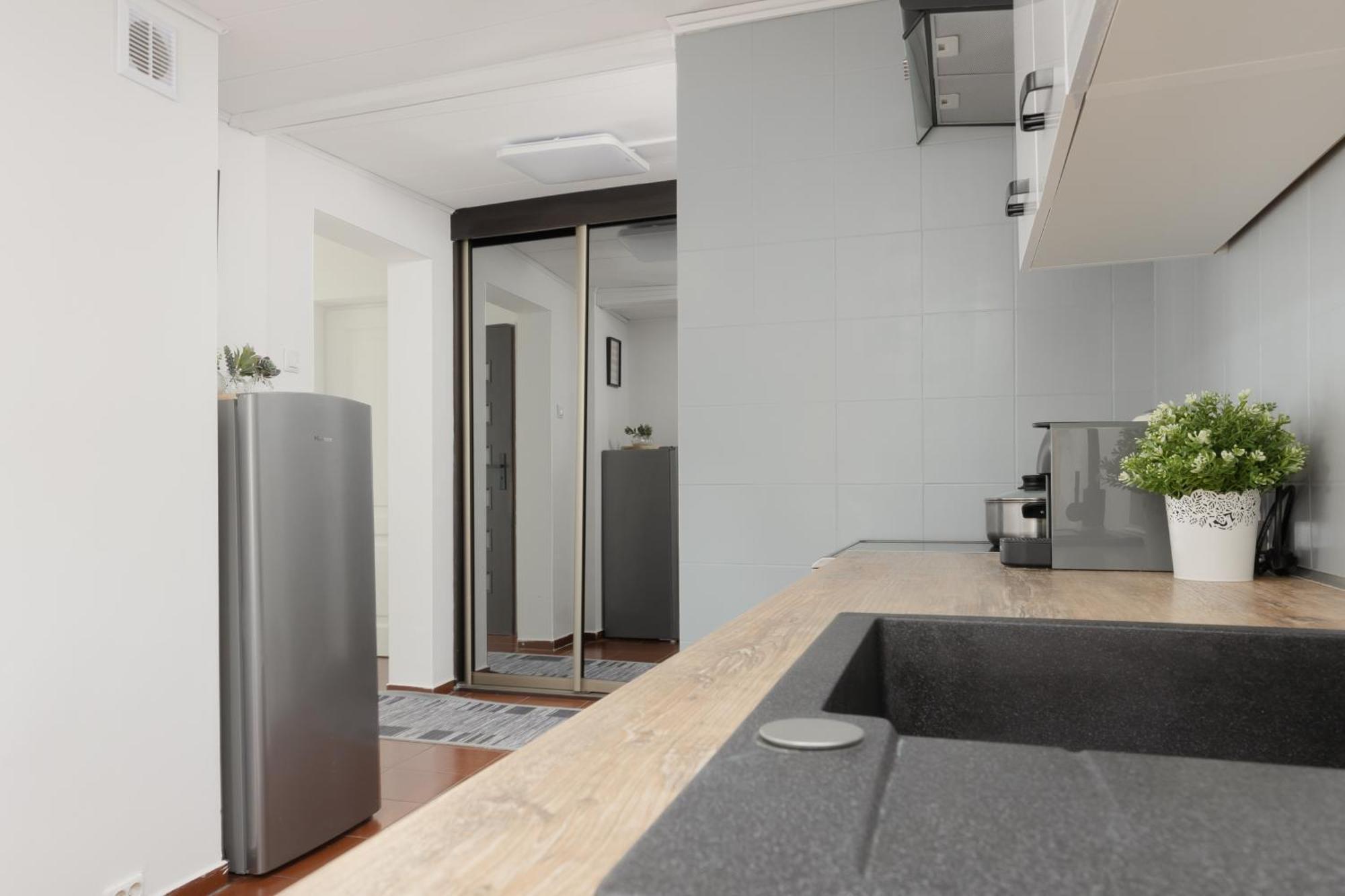 Metro Plac Wilsona Apartments Mickiewicza By Noclegi Renters Varsó Kültér fotó